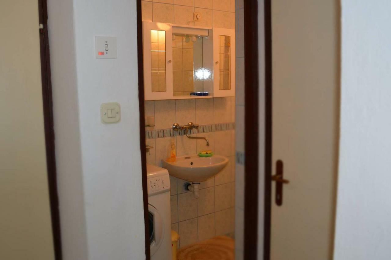 Holiday House Maretta - Apartment No 1 Луково-Шугарье Экстерьер фото
